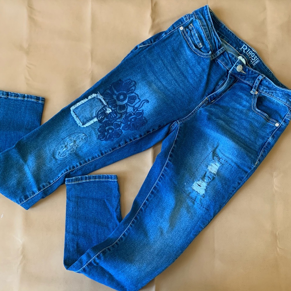 Roebuck & Co Embroidered Skinny Jeans